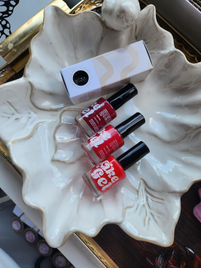 Coffret 3 vernis rouges &amp; 1 clear polish 