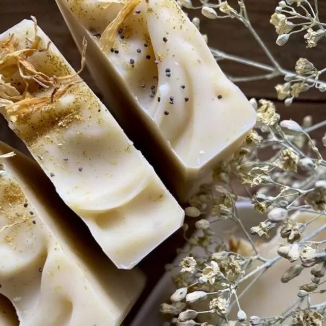 Savon artisanal saponifié à froid - Calendula - Sans huiles essentielles - Janine