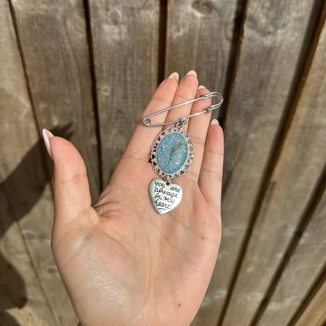 Single bouquet charm