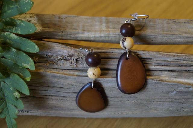 Chips marron avec graine beige et marron