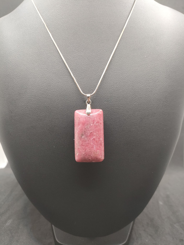 PENDENTIF EN RHODONITE EN RECTANGLE