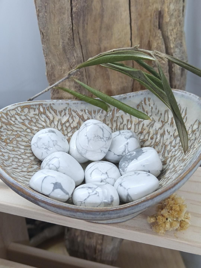 Pierre Roulée Howlite Naturelle - Cristal de Sérénité