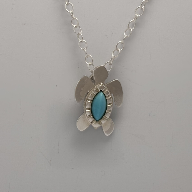 Pendentif tortue turquoise navette