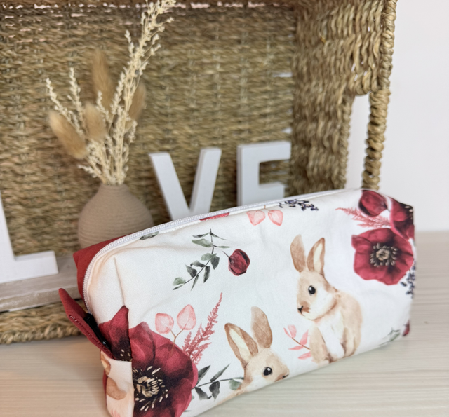 Trousse lapin fleury
