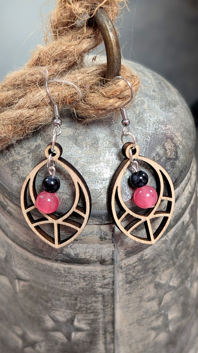 Boucles d&#039;oreilles : feuilles géométriques