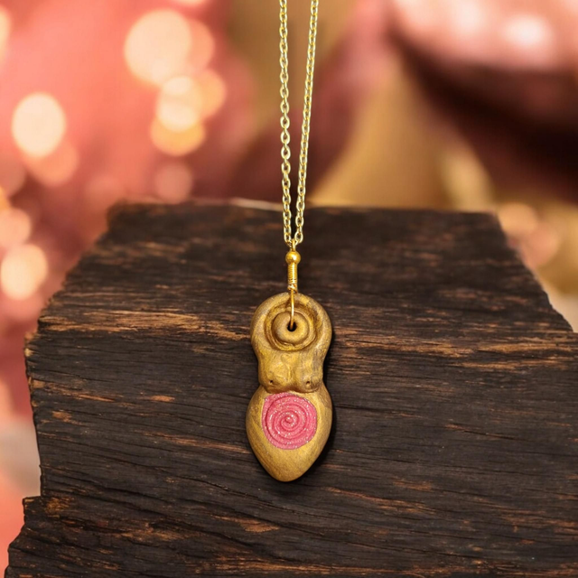 Collier Déesse Mère spirale ( corail or métallisé )