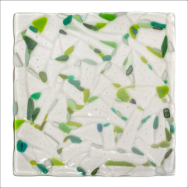 Glass Trivet in clear glass with green shards