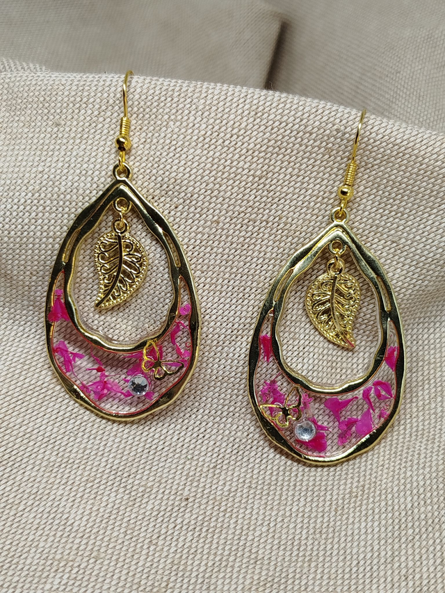 Boucles d'oreilles Ella en fleurs résinées coloris rose