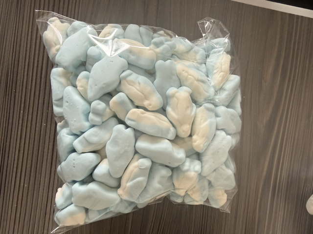 500g Christmas penguins