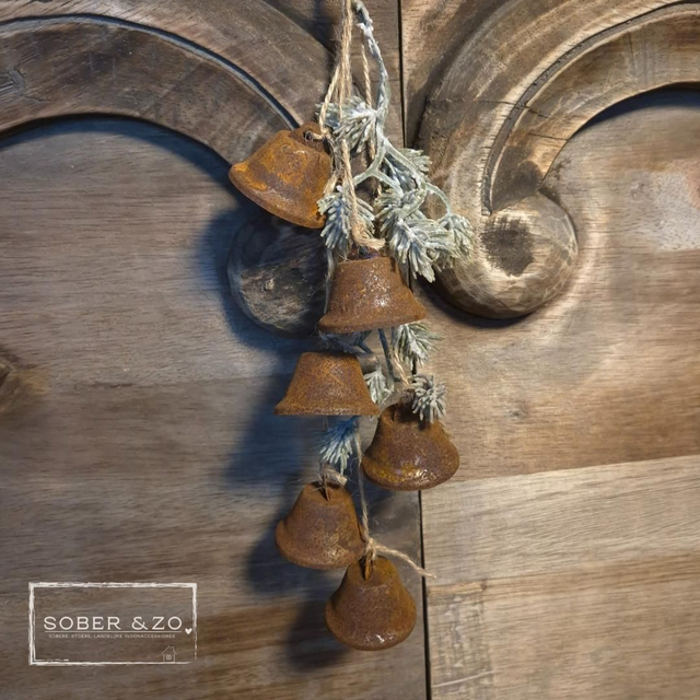 Belletjes met takje groen