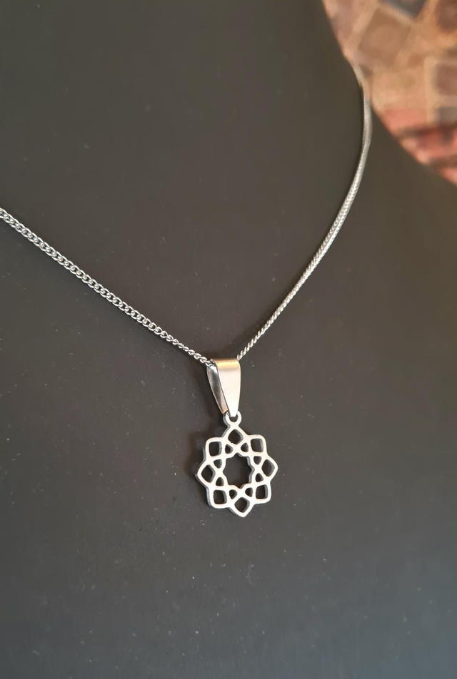 Collier Mandala en acier inoxydable argenté 
