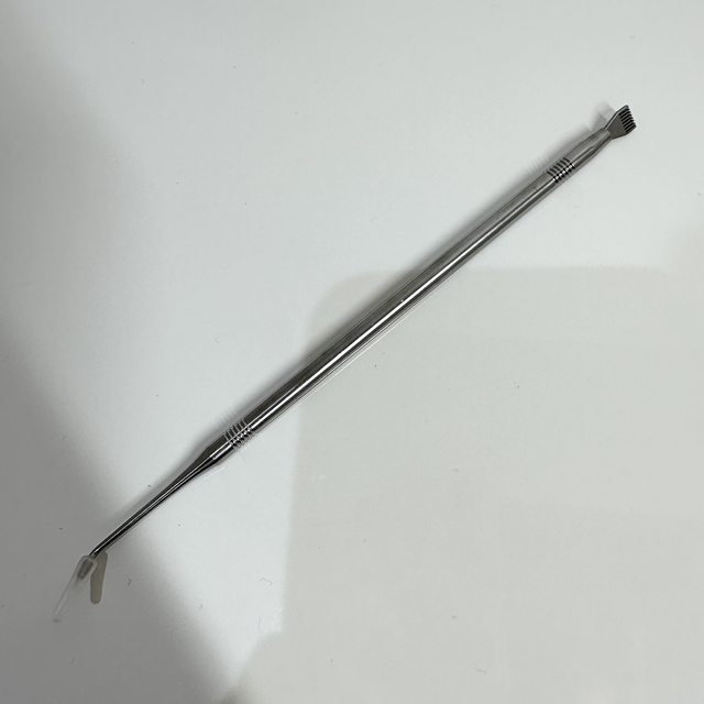 Lash lift metal separator tool