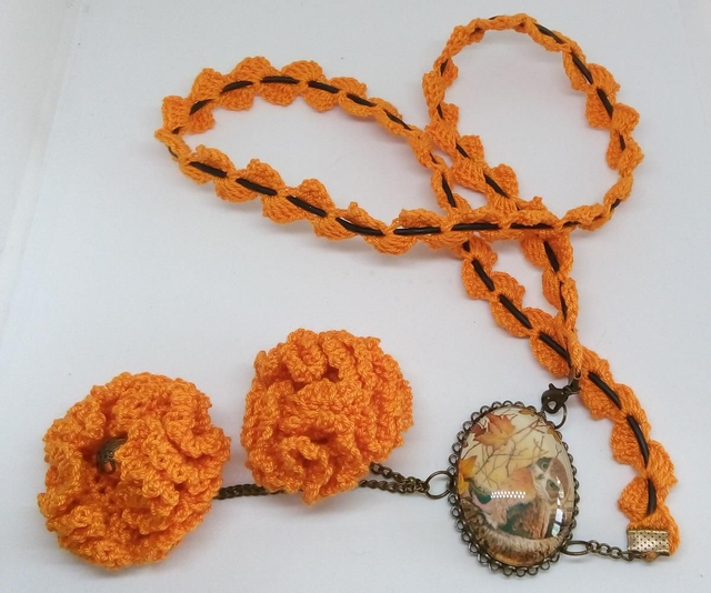 COLLIER PENDENTIF CROCHETE
