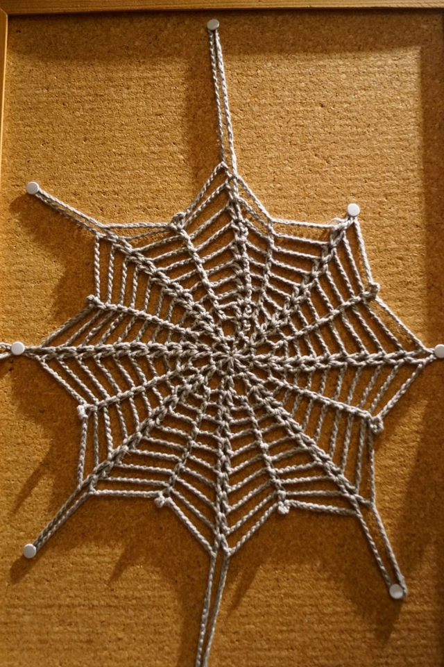 Spinnennetz Dekoration grau groß