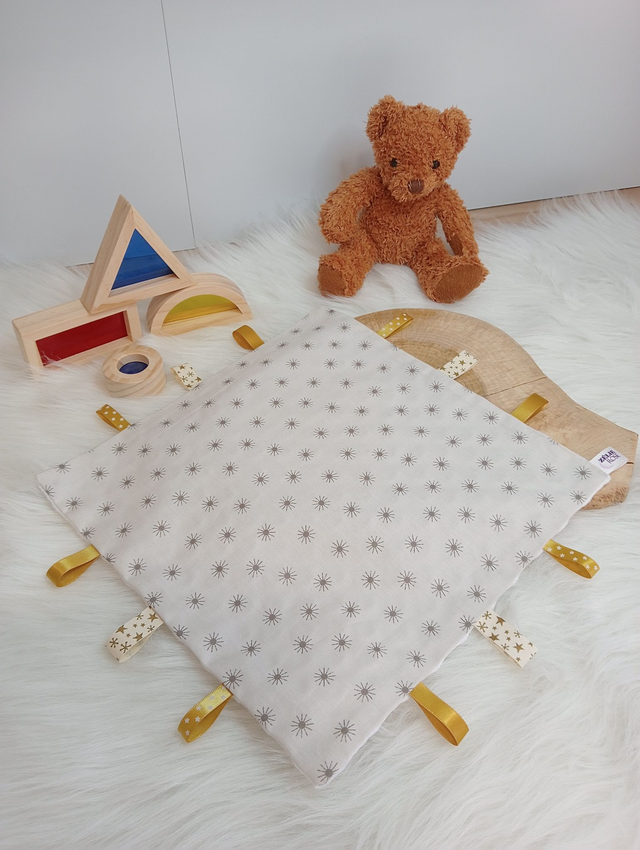 Doudou carré rubans &quot;Petits soleils&quot;