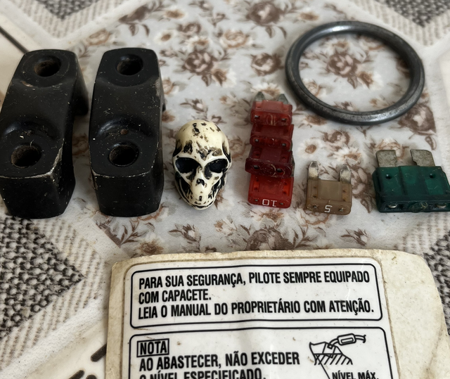 PAR CADEADO TRAVA DA MESA Honda CG FAN 2000 á 2010 (Usado diversas )