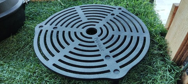 GRIGLIA in ghisa Impilabile Petromax con piedini ottima per Campeggio