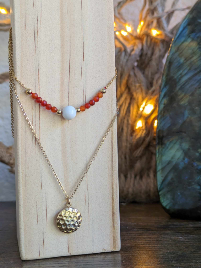 Pendentif Tiwaz - Cornaline, Howlite