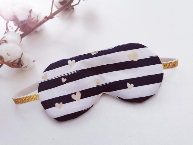 Masque de nuit cœur marinière 