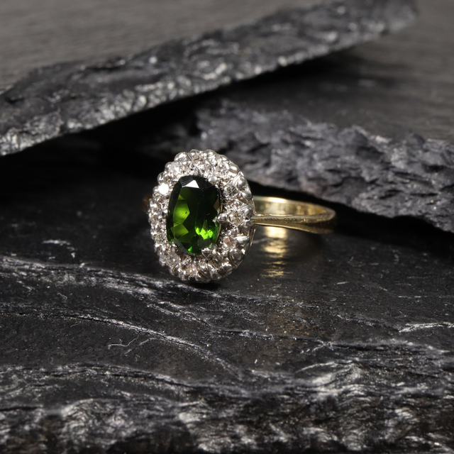 Vintage 18K 18Ct 750 Solid Yellow Gold Platinum Vivid Green Diopside And Diamond Halo Natural Gemstone Ring Size L 1/2 - 5 7/8