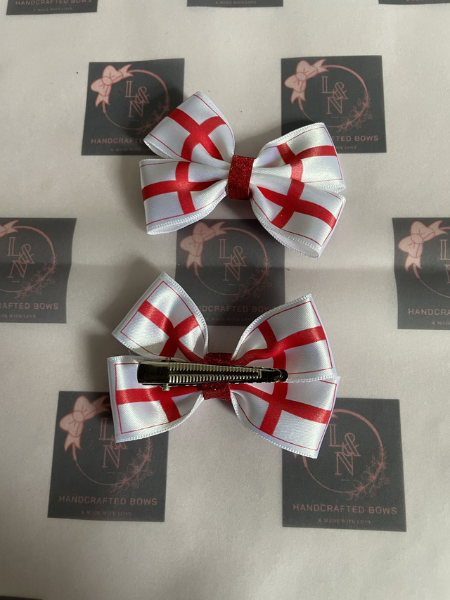 St George&#039;s Flag Bows