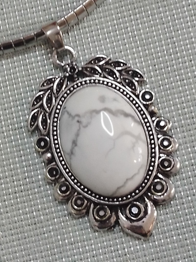 Collier ras de cou - CAMÉLIA