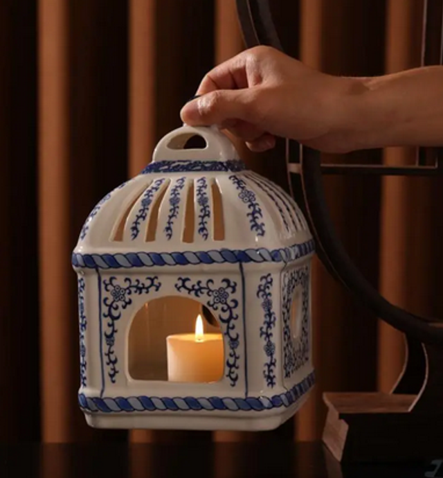 Hand-painted porcelain square birdcage candlestick【手绘青花四方鸟笼烛台】
