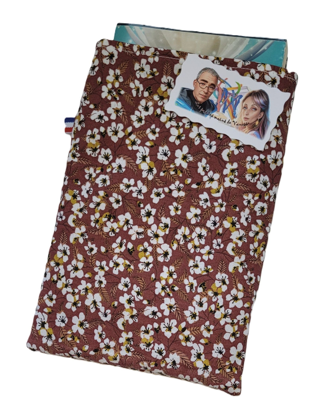 09 : Modèle marron fleurs