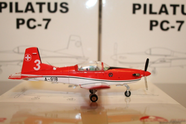 Pilatus PC-7 (A-918) Team / 3 Payerne Air14 , 1:72
