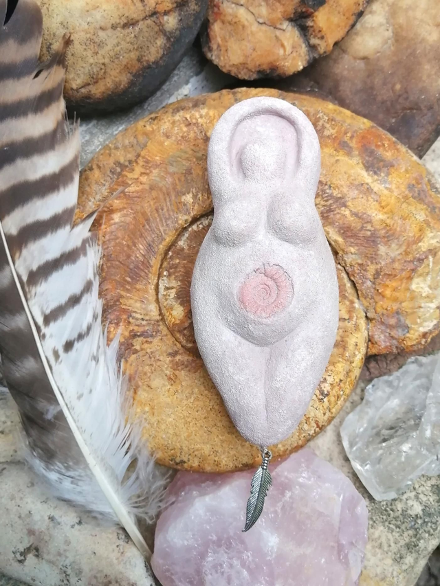 Amulette Déesse-Mère (avec breloque)