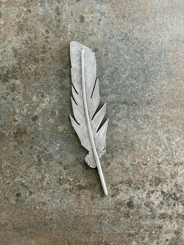 FEATHER WALL ART