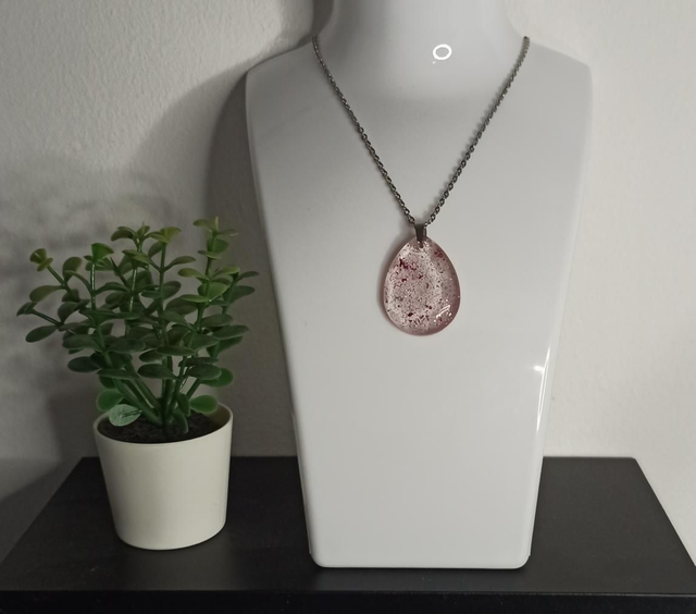 Pendentif éclat de rose CO017