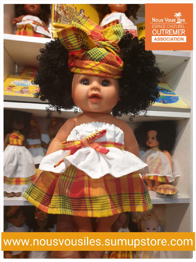 CD - CASSIDY COLIBRI DOLLS MADRAS TRADITIONNEL &amp; COIFFE CREOLE (POUPEE NOIRE METISSE 30 cm)
