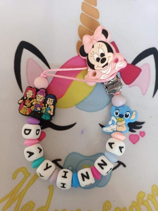 Attache tétine Idole +