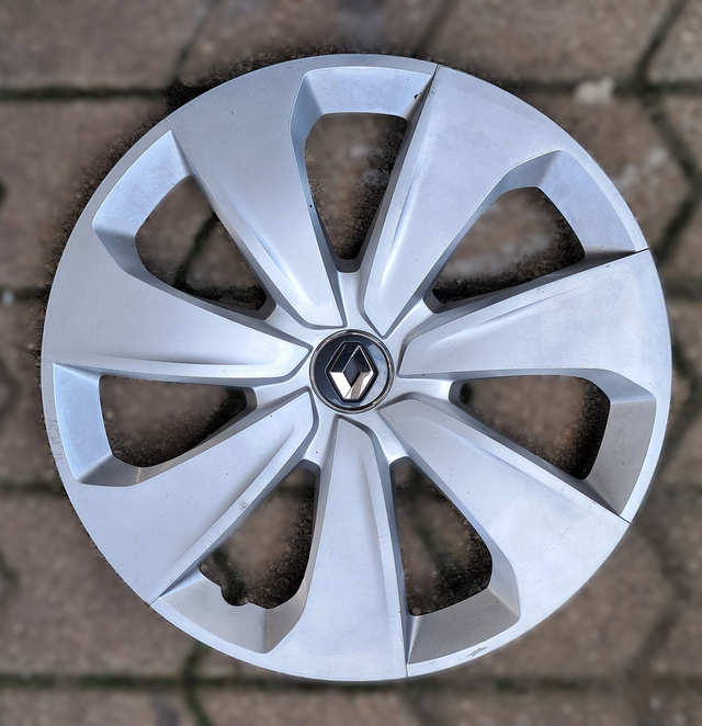 Enjoliveur Renault Zoé modèle: Elective 15p Occasion 