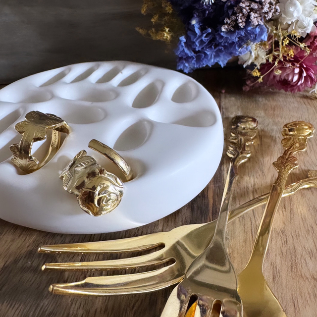 Bague dorée fleurie 