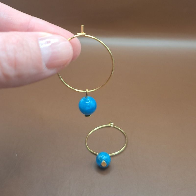 Créoles boule Apatite bleue 8mm