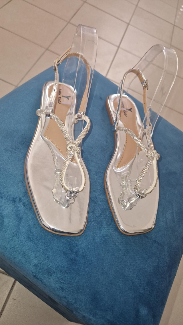 ✨ Silver Queen – La sandale qui fait briller tes pas ! ✨