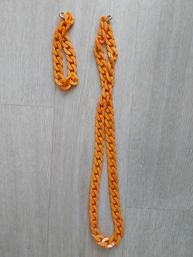 Chaîne de Téléphone Orange Clair