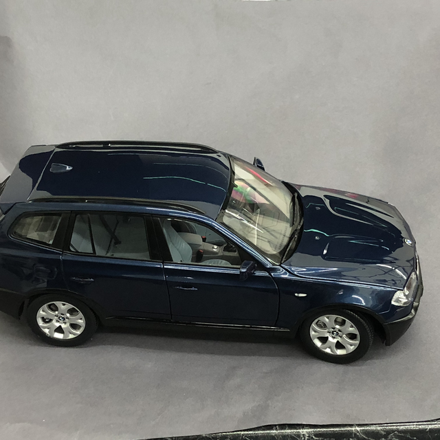 BMW X3 E83 blau 1:18