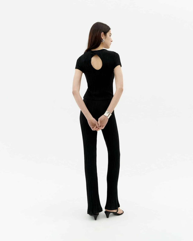 THINKING MU BLACK RUE TOP