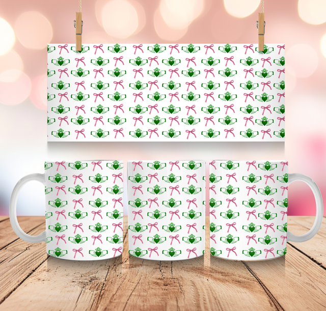 Claddagh &amp; bow mug
