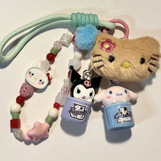 Sanrio Twinnies Mini HK plush beaded keychain Kuromi/Cinnamorrol