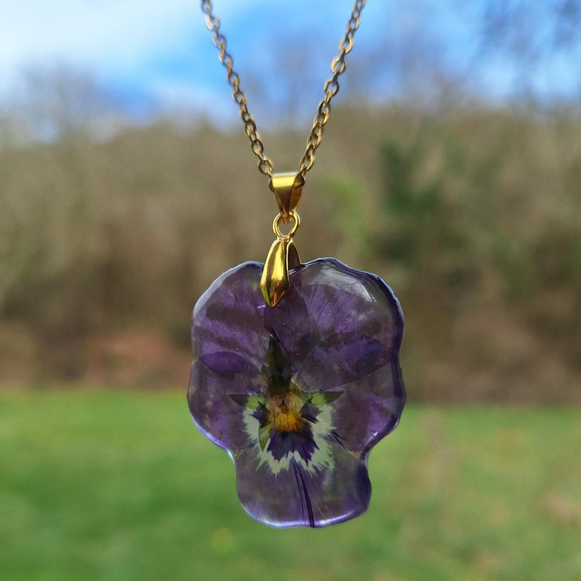 Collier Pensée • Viola cornuta • doré