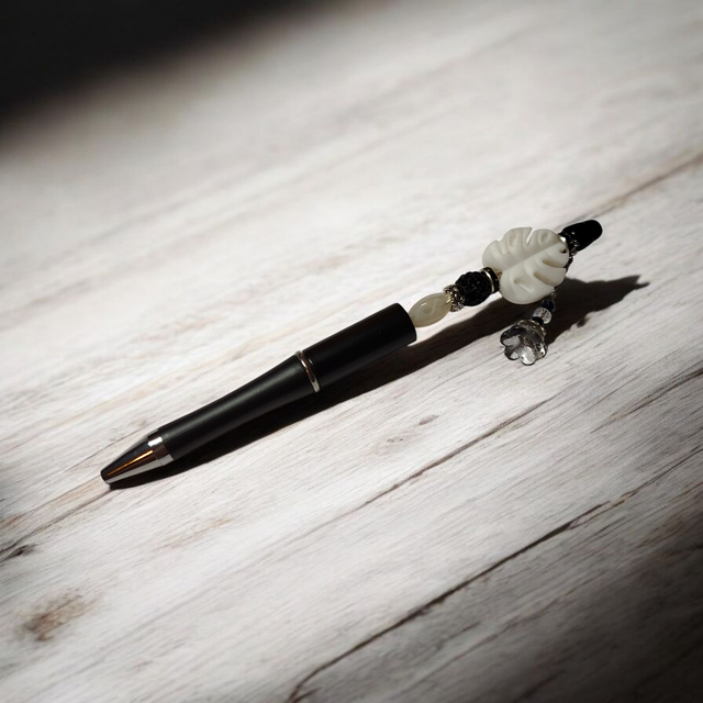 Stylo perles noir et blanc