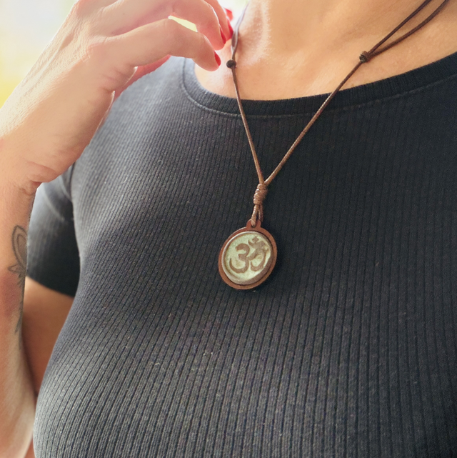 Médaillon « Aum »