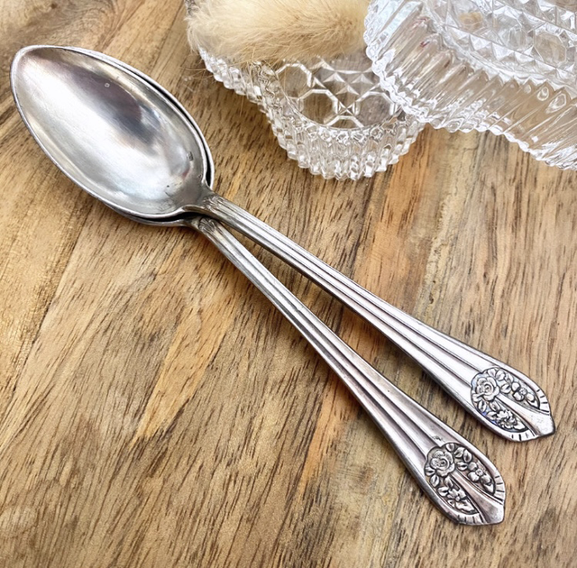 Duo Cuillères en ÉTAIN fleuries