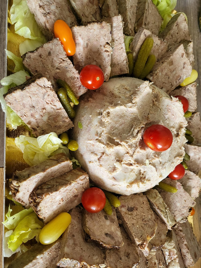 Plateau campagnard rillettes du mans et pâté 