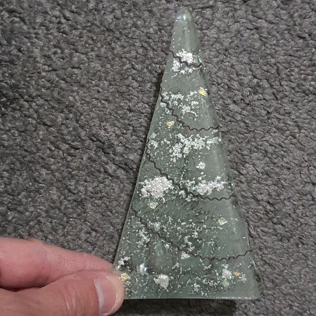 Large Wire design Xmas tree tealight holder