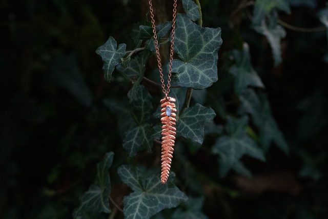 Collier fougère et pierre de lune